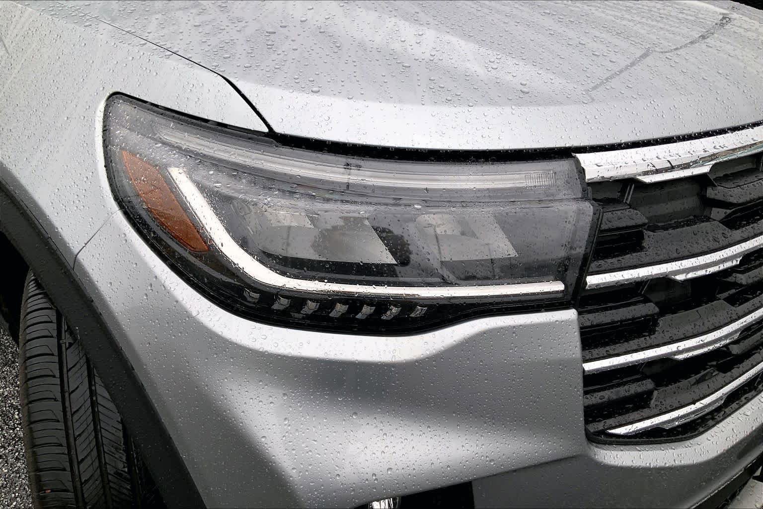 Used 2025 Ford Explorer Active w/ Active Comfort Package RWD image 26
