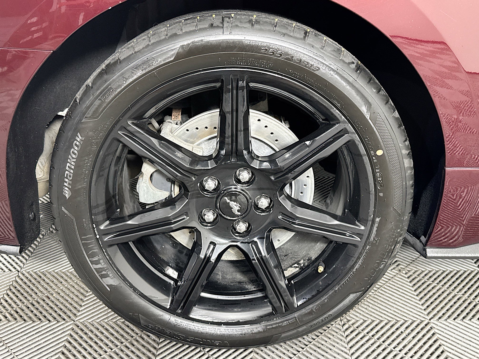 Used 2018 Ford Mustang GT w/ Black Accent Package RWD image 28