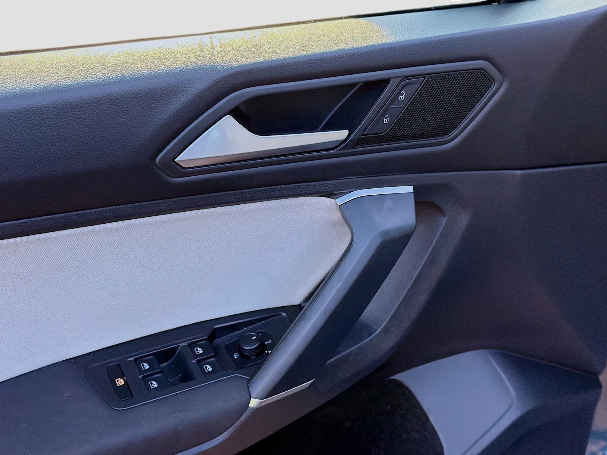 Used 2020 Volkswagen Tiguan S image 21