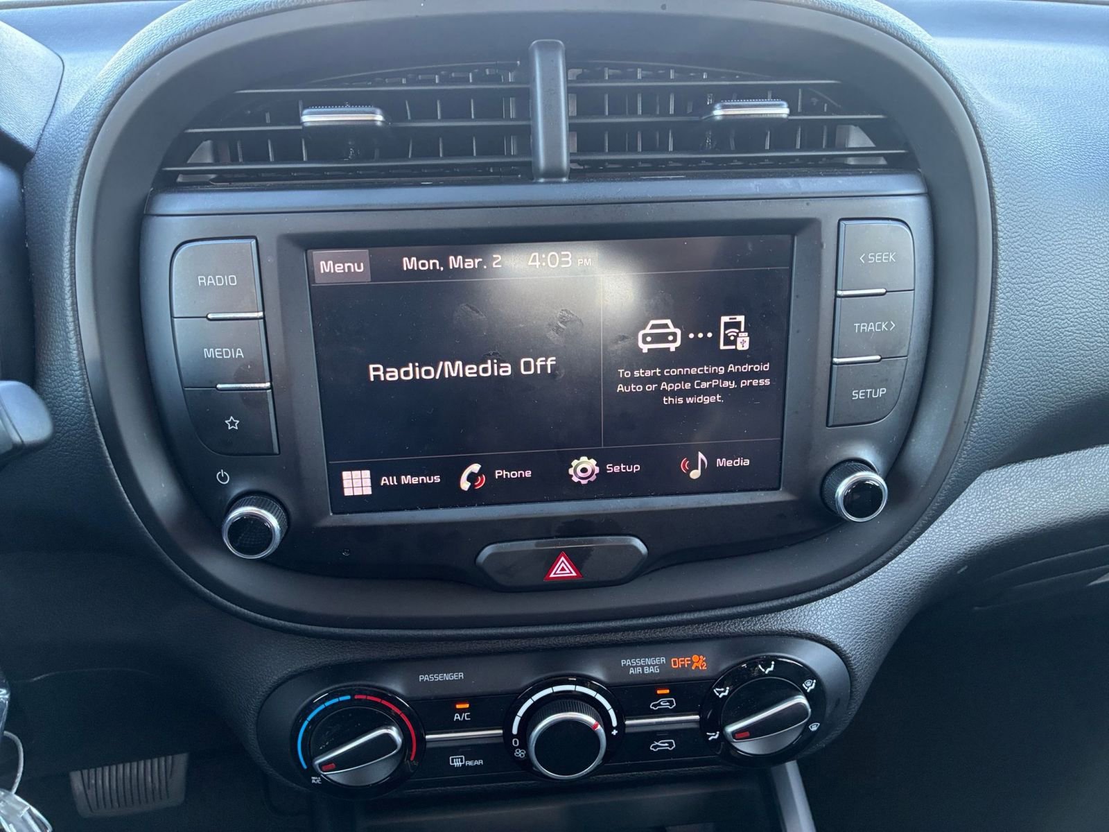Used 2025 Kia Soul LX w/ LX Technology Package image 16