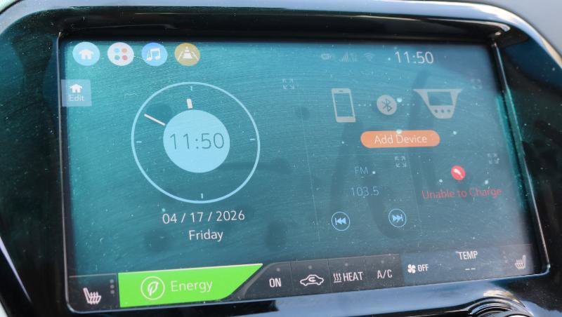 Used 2021 Chevrolet Bolt Premier w/ Infotainment Package FWD image 18