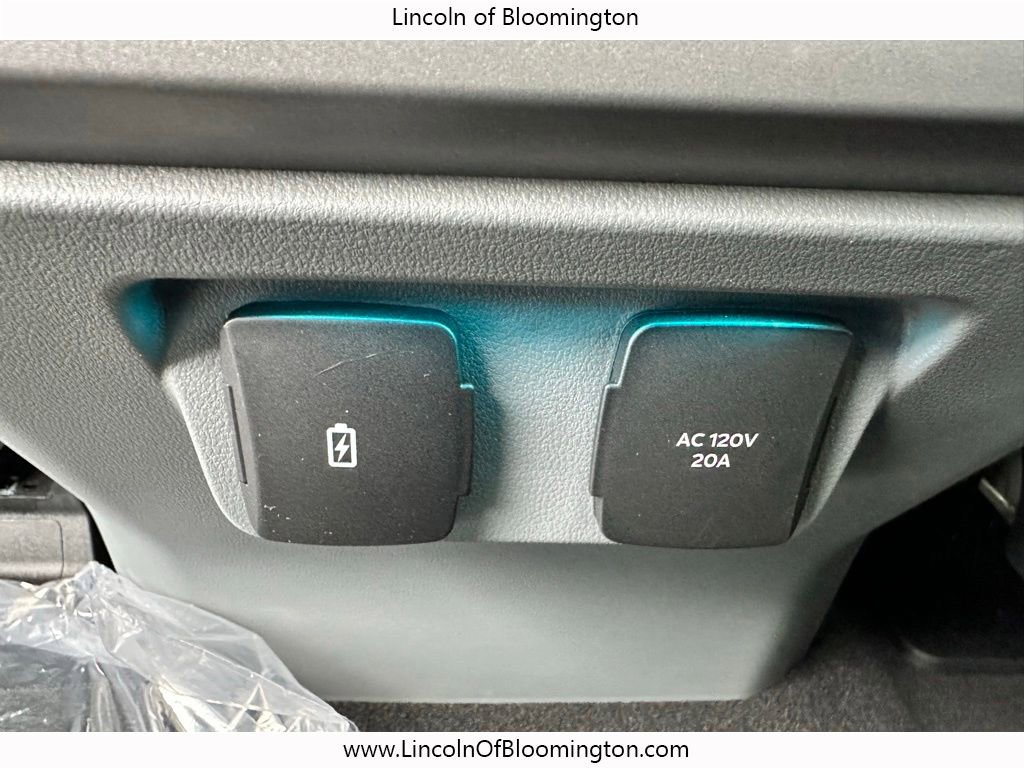 Used 2024 Ford F150 XLT w/ Equipment Group 302A MID image 39