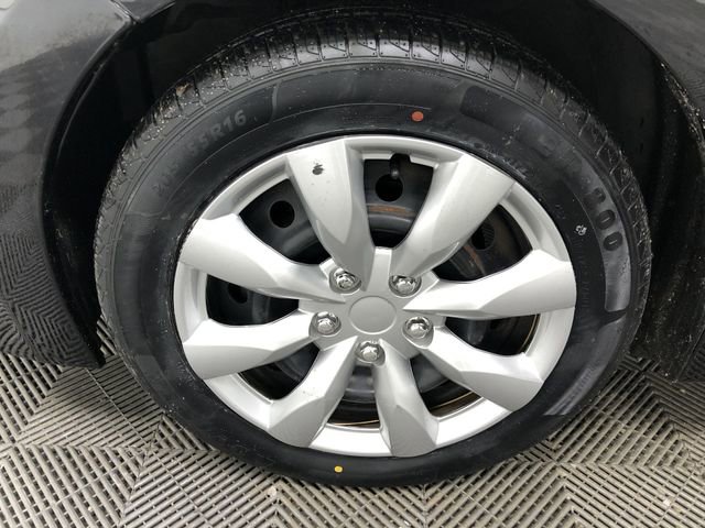 Used 2016 Toyota Corolla LE image 27
