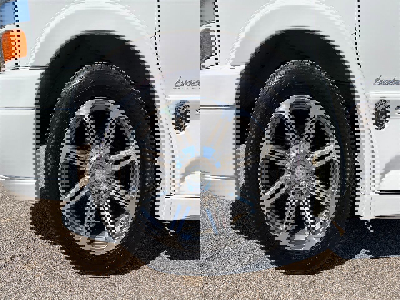 Used 2016 Chevrolet Express 2500 image 30