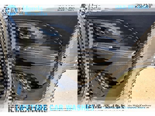 Used 2023 GMC Terrain SLE w/ Driver Convenience Package image 24