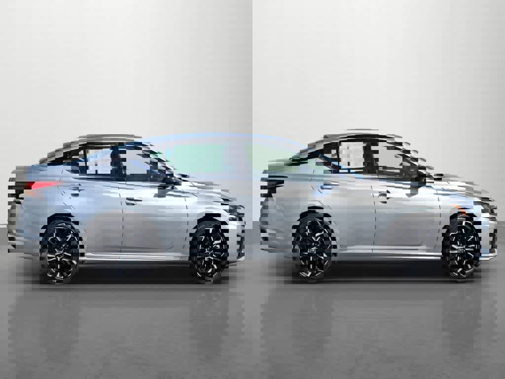 Used 2024 Nissan Altima 2.5 SR image 7