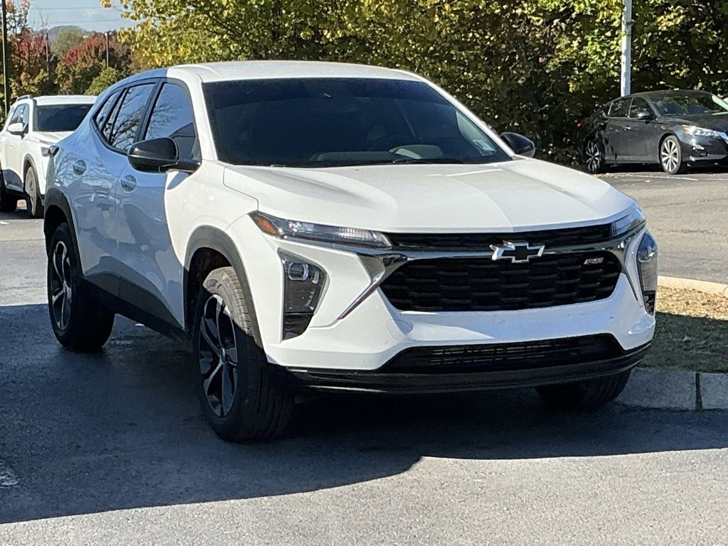 Used 2025 Chevrolet Trax RS w/ Driver Confidence Package