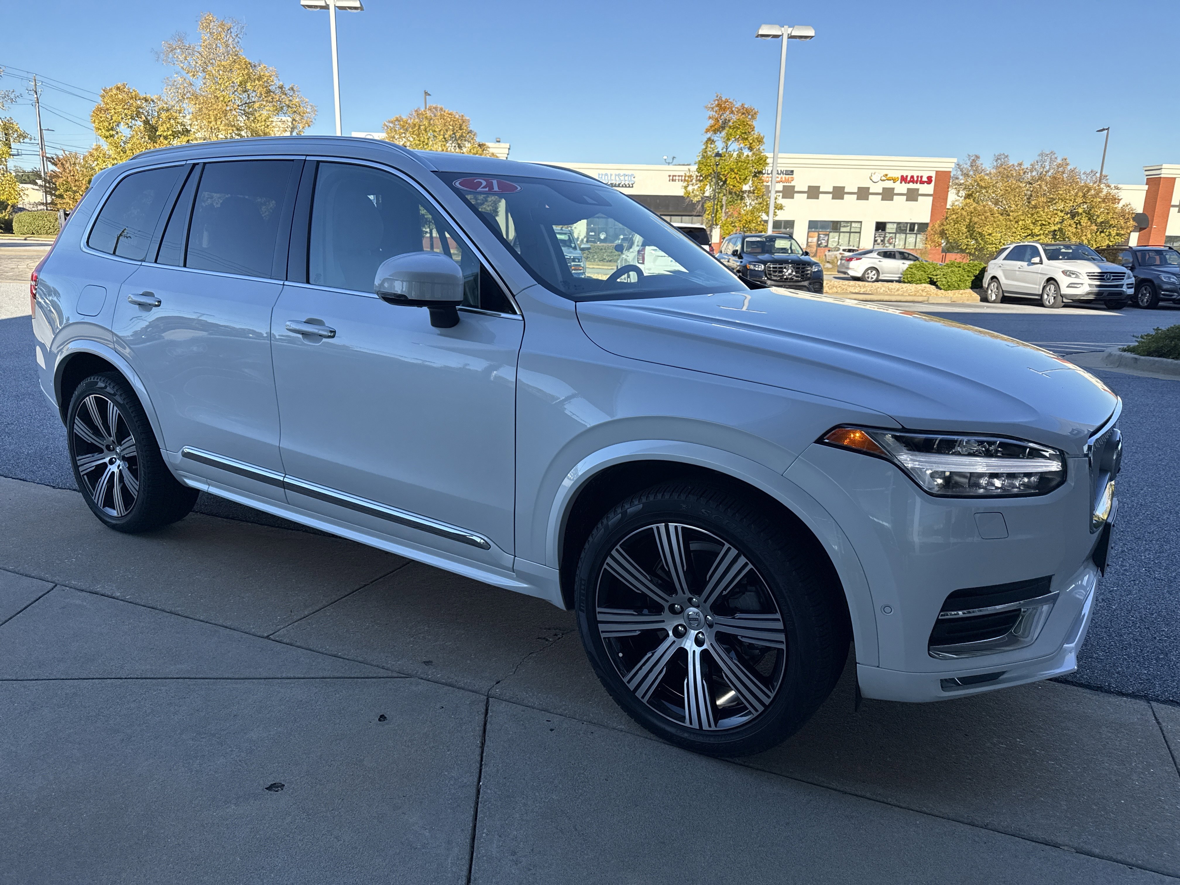 Used 2021 Volvo XC90 T6 Inscription w/ Lounge Package image 8