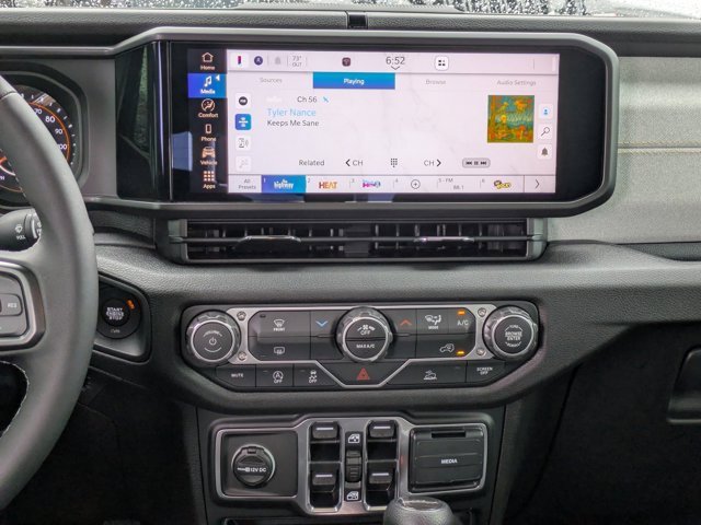 New 2025 Jeep Gladiator Sport image 16