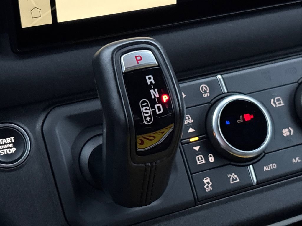 Used 2023 Land Rover Defender 90 S image 35