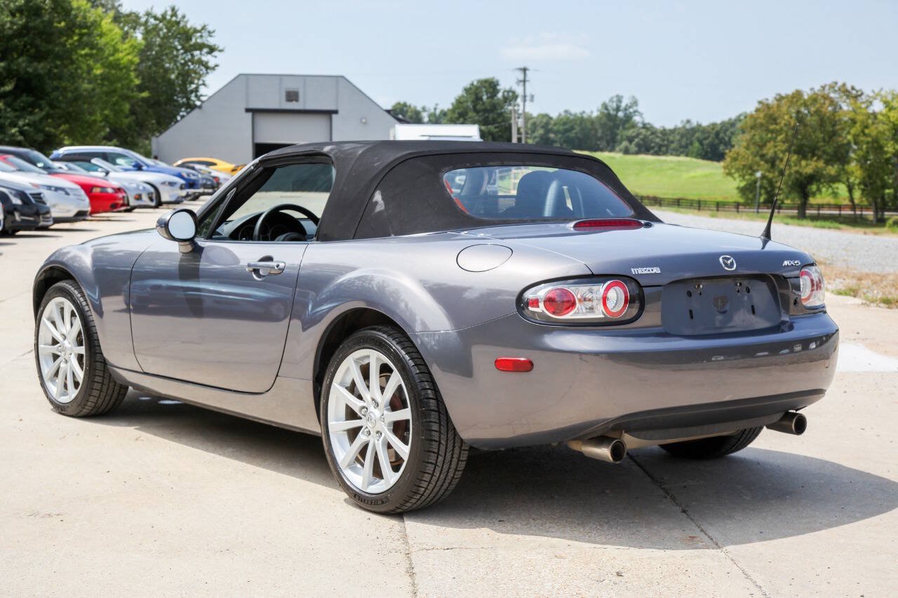 Used 2006 MAZDA MX-5 Miata Grand Touring w/ Premium Pkg RWD image 25