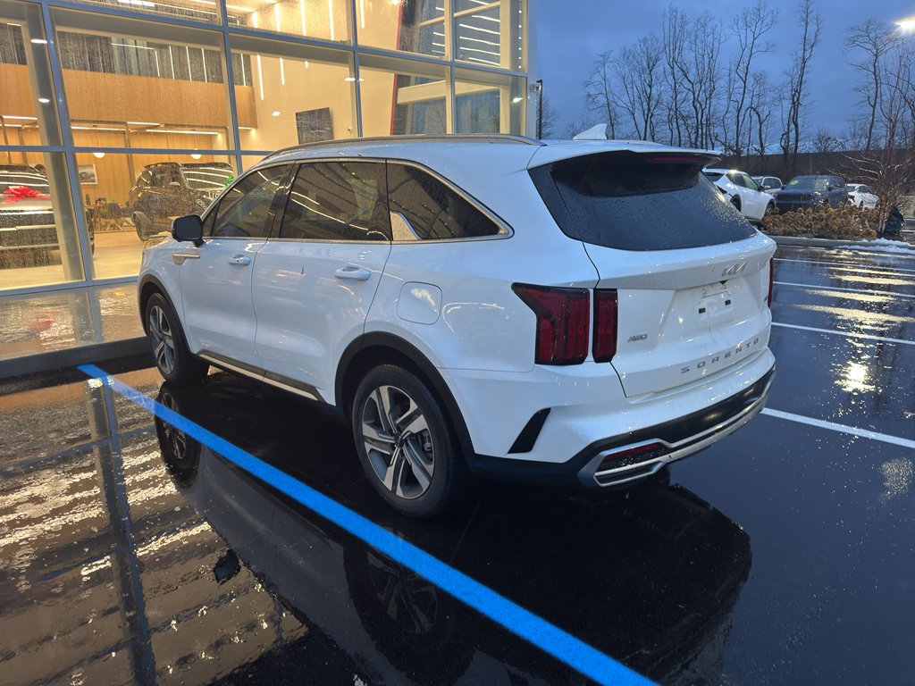 Certified 2022 Kia Sorento SX Prestige w/ Panoramic Sunroof Package image 3