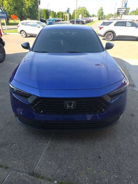 Used 2023 Honda Accord Sport image 2