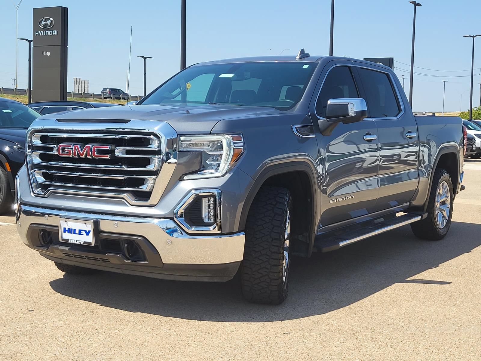 Used 2021 GMC Sierra 1500 SLT RWD image 2