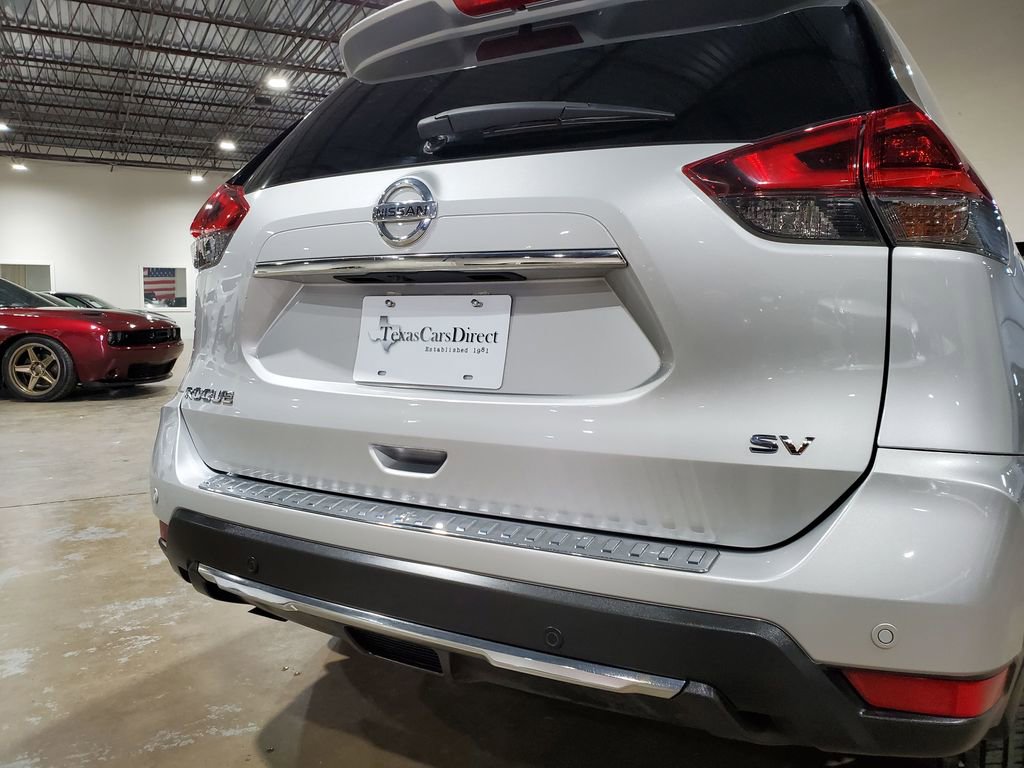 Used 2019 Nissan Rogue SV w/ Premium Package image 44