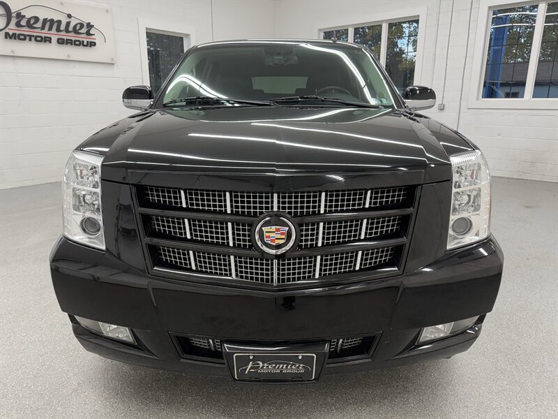 Used 2014 Cadillac Escalade Premium AWD/4WD image 2