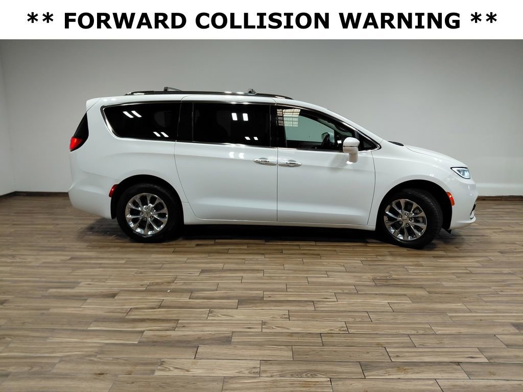 Certified 2021 Chrysler Pacifica Touring-L image 9