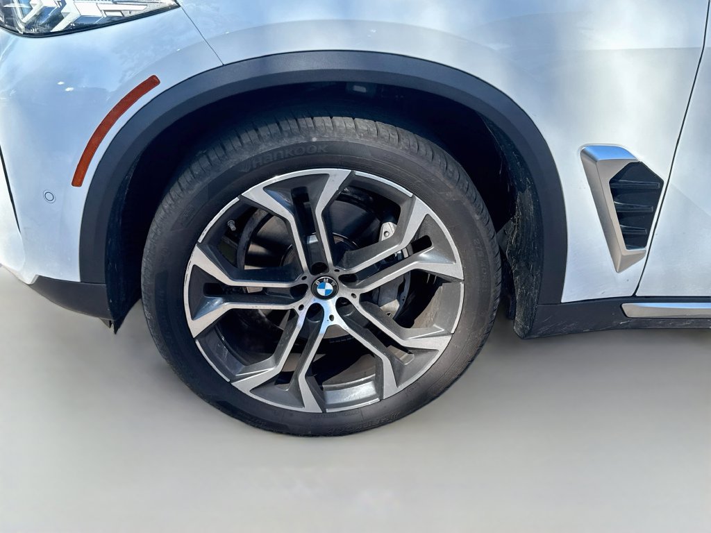 Used 2024 BMW X5 xDrive40i w/ Parking Assistance Package AWD/4WD image 31