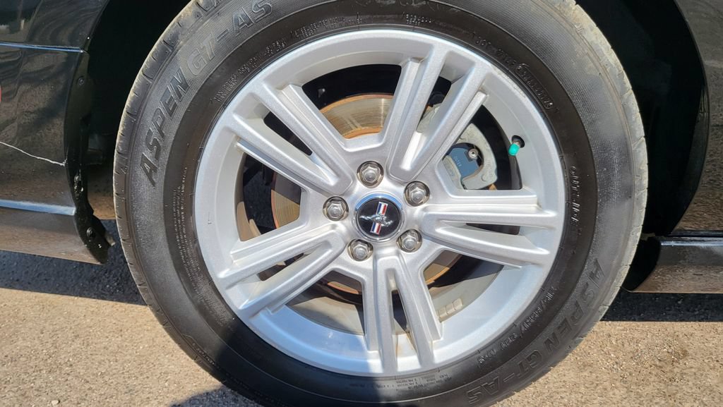 Used 2014 Ford Mustang Convertible RWD image 16