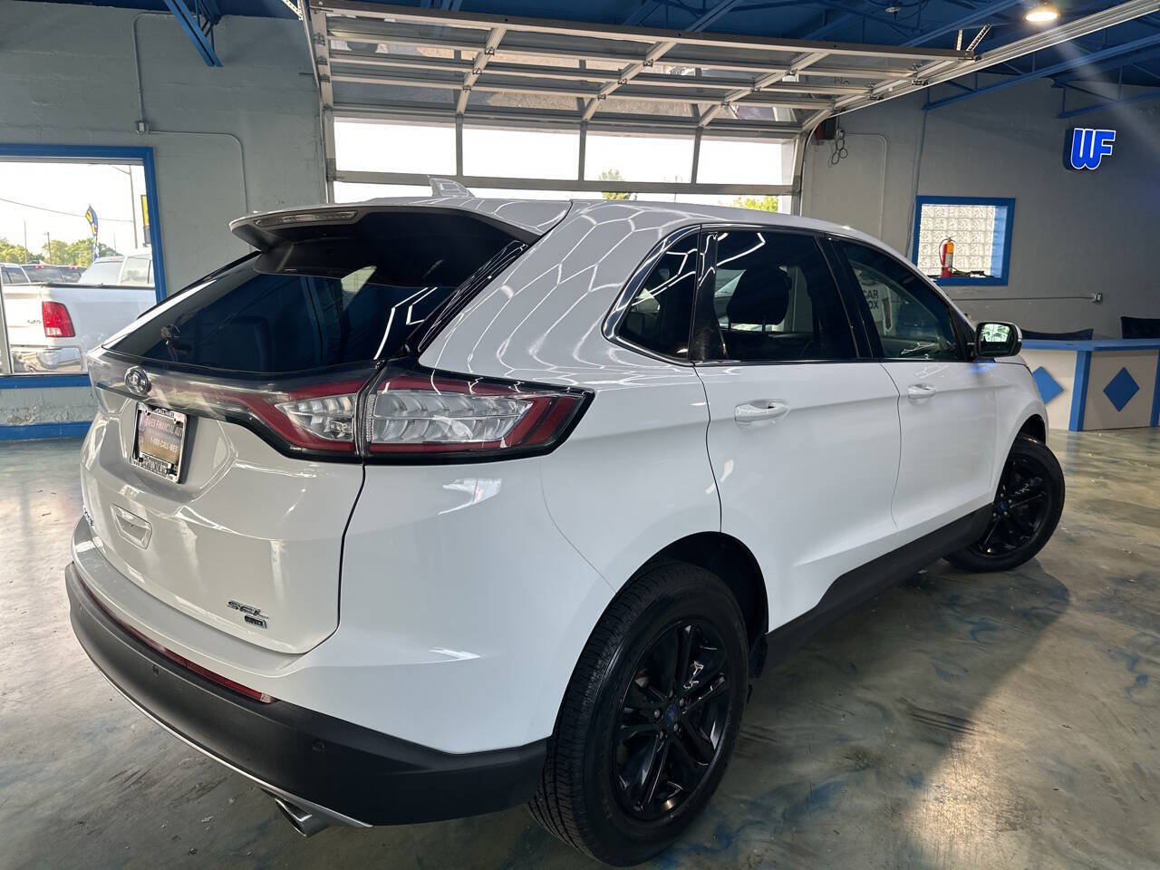 Used 2016 Ford Edge SEL w/ Canadian Touring Package AWD/4WD image 4