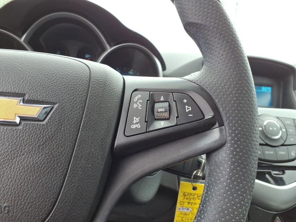 Used 2013 Chevrolet Cruze LS FWD image 15