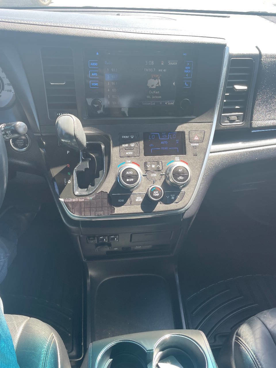 Used 2016 Toyota Sienna SE Premium FWD image 14