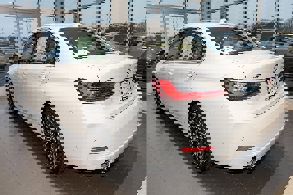 Used 2026 BMW 330i xDrive Sedan w/ Convenience Package image 4