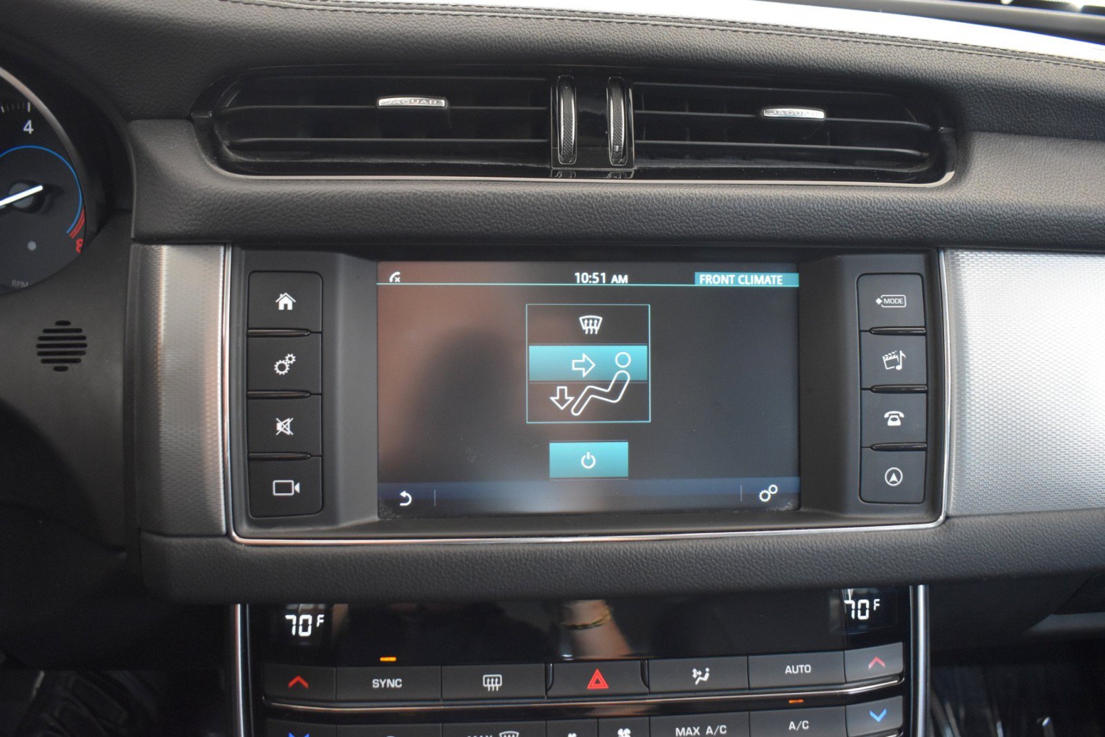 Used 2018 Jaguar XF AWD image 15