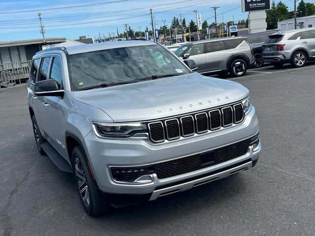 Used 2024 Jeep Wagoneer L Series II w/ Flexible Seating Group AWD/4WD image 5