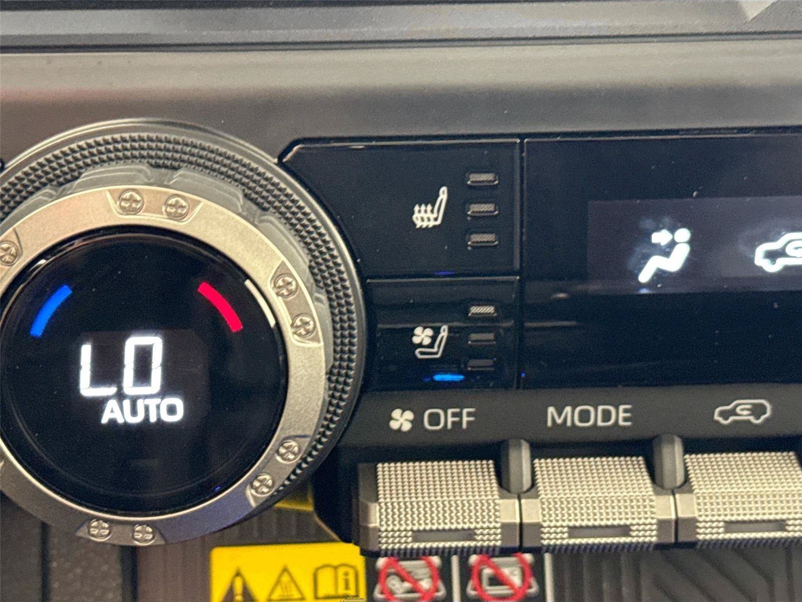Certified 2025 Toyota 4Runner Platinum AWD/4WD image 8
