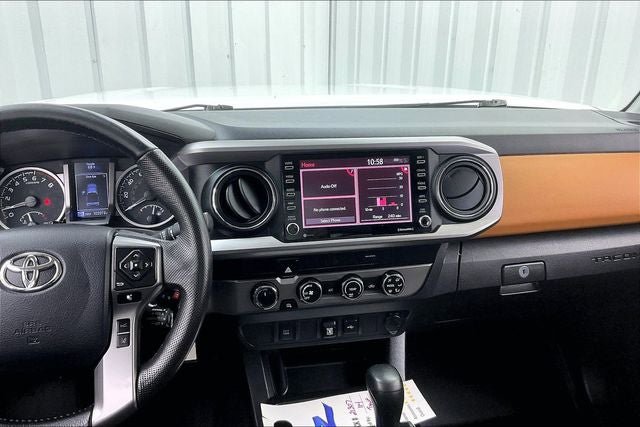 Used 2020 Toyota Tacoma SR5 AWD/4WD image 6