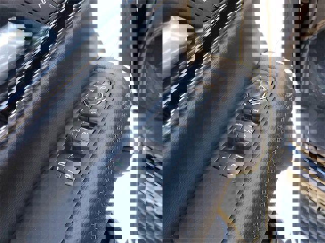 New 2025 GMC Yukon XL Denali w/ Denali Reserve Package image 18