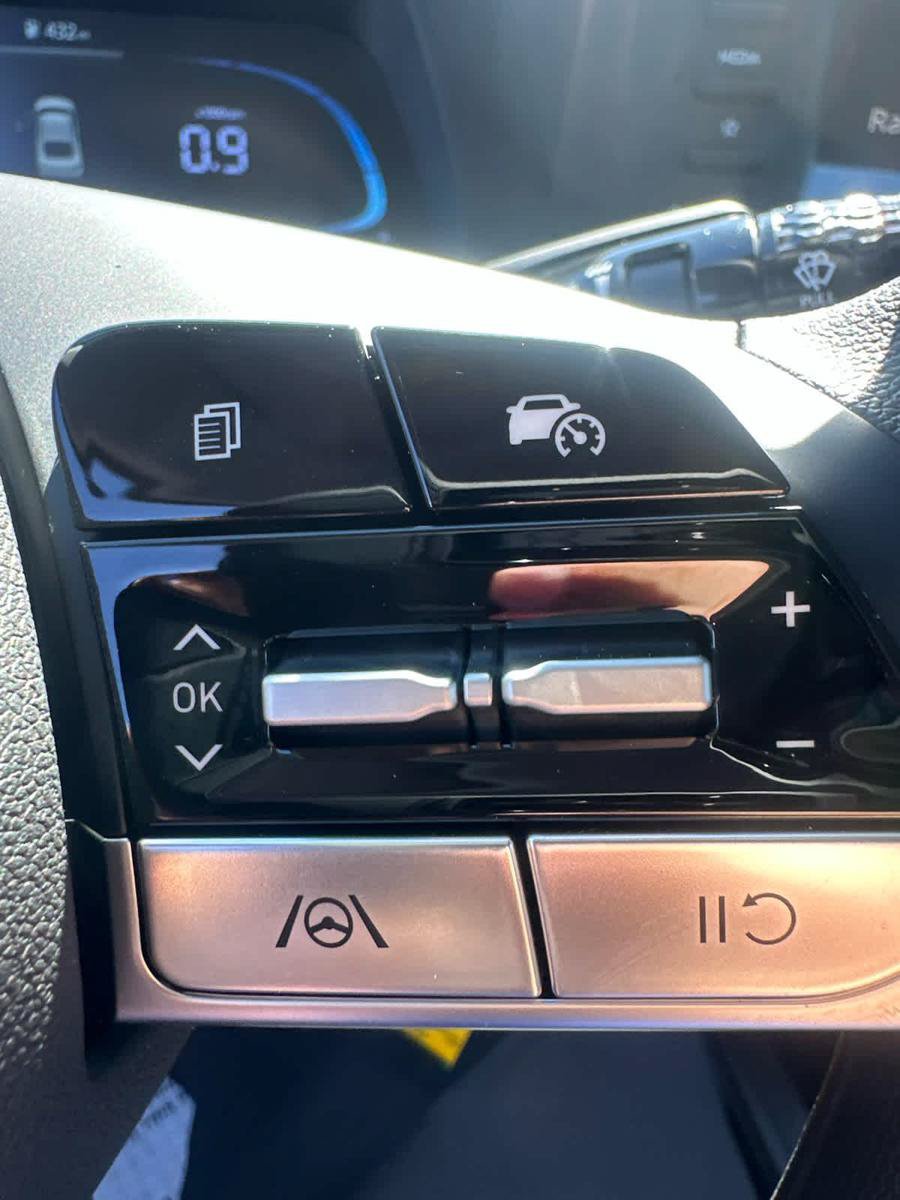 New 2026 Hyundai Elantra SE FWD image 11
