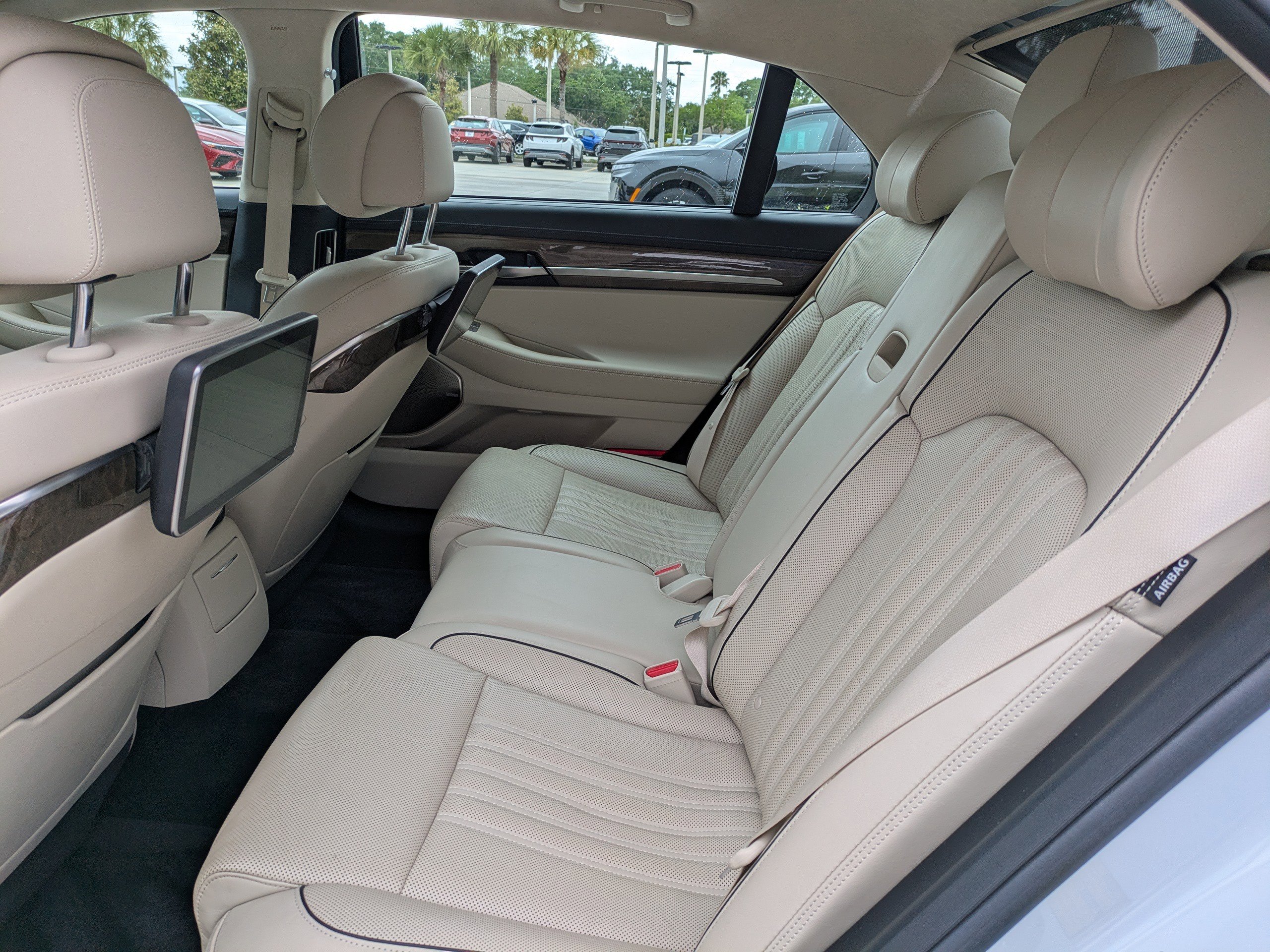 Used 2018 Genesis G90 5.0 Ultimate image 16