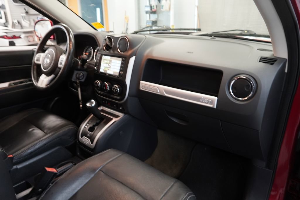 Used 2016 Jeep Compass High Altitude AWD/4WD image 34