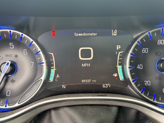 Used 2022 Chrysler Pacifica Limited w/ Uconnect Theater Family Group AWD/4WD image 17