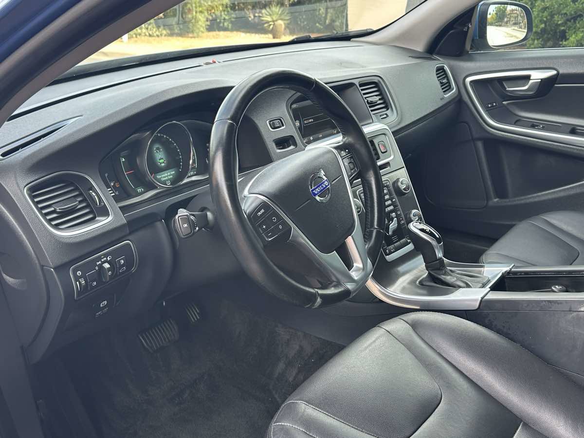 Used 2015 Volvo V60 T5 Premier Plus image 14