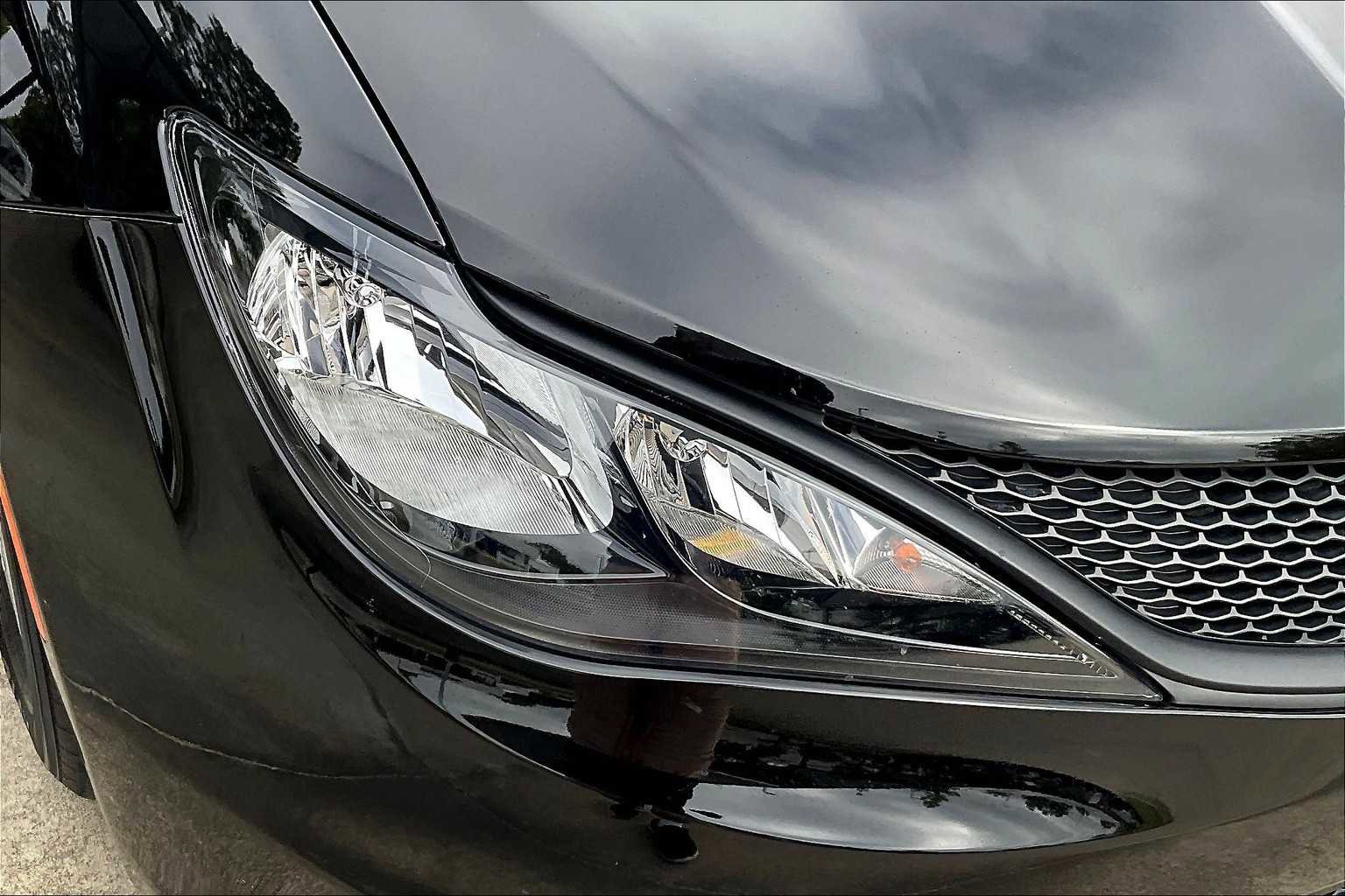 Certified 2025 Chrysler Voyager LX image 25