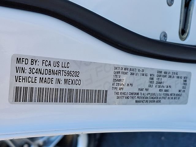 Used 2024 Jeep Compass Latitude image 25