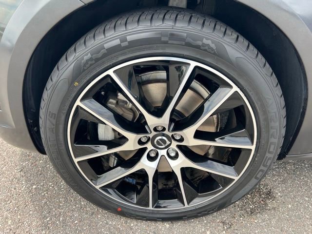 Used 2020 Volvo V90 T6 Cross Country image 17