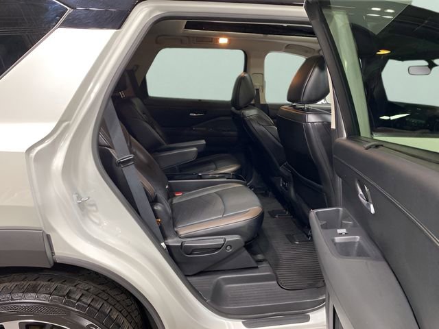 Used 2024 Nissan Pathfinder Platinum AWD/4WD image 29