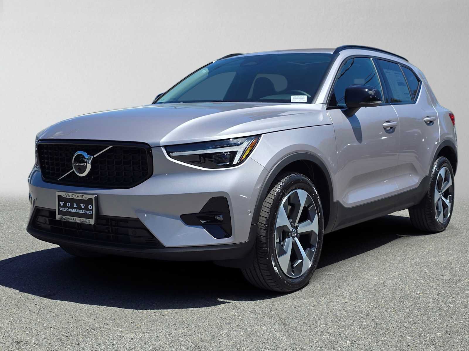 New 2026 Volvo XC40 B5 Plus w/ Protection Package Premier AWD/4WD image 7