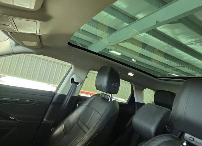 Used 2020 Land Rover Range Rover Evoque S AWD/4WD image 3