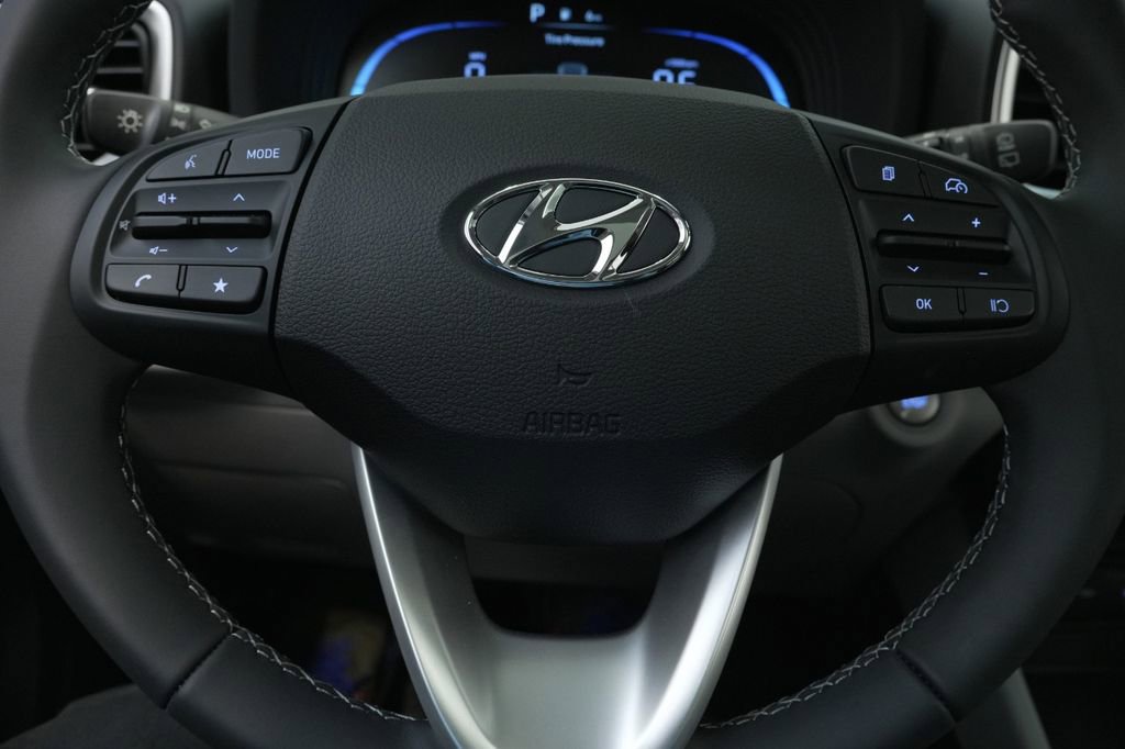 New 2025 Hyundai Venue SEL image 44