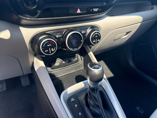 Certified 2022 Hyundai Venue SEL w/ Cargo Package image 17