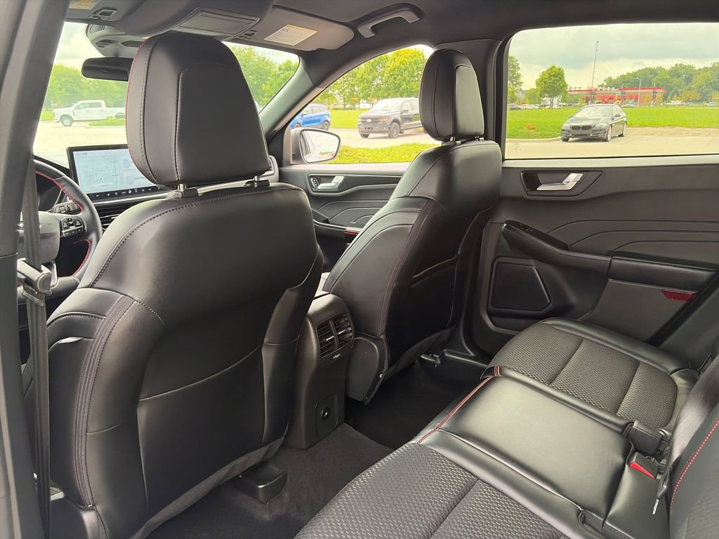 Used 2024 Ford Escape ST-Line w/ Tech Pack #1 AWD/4WD image 26