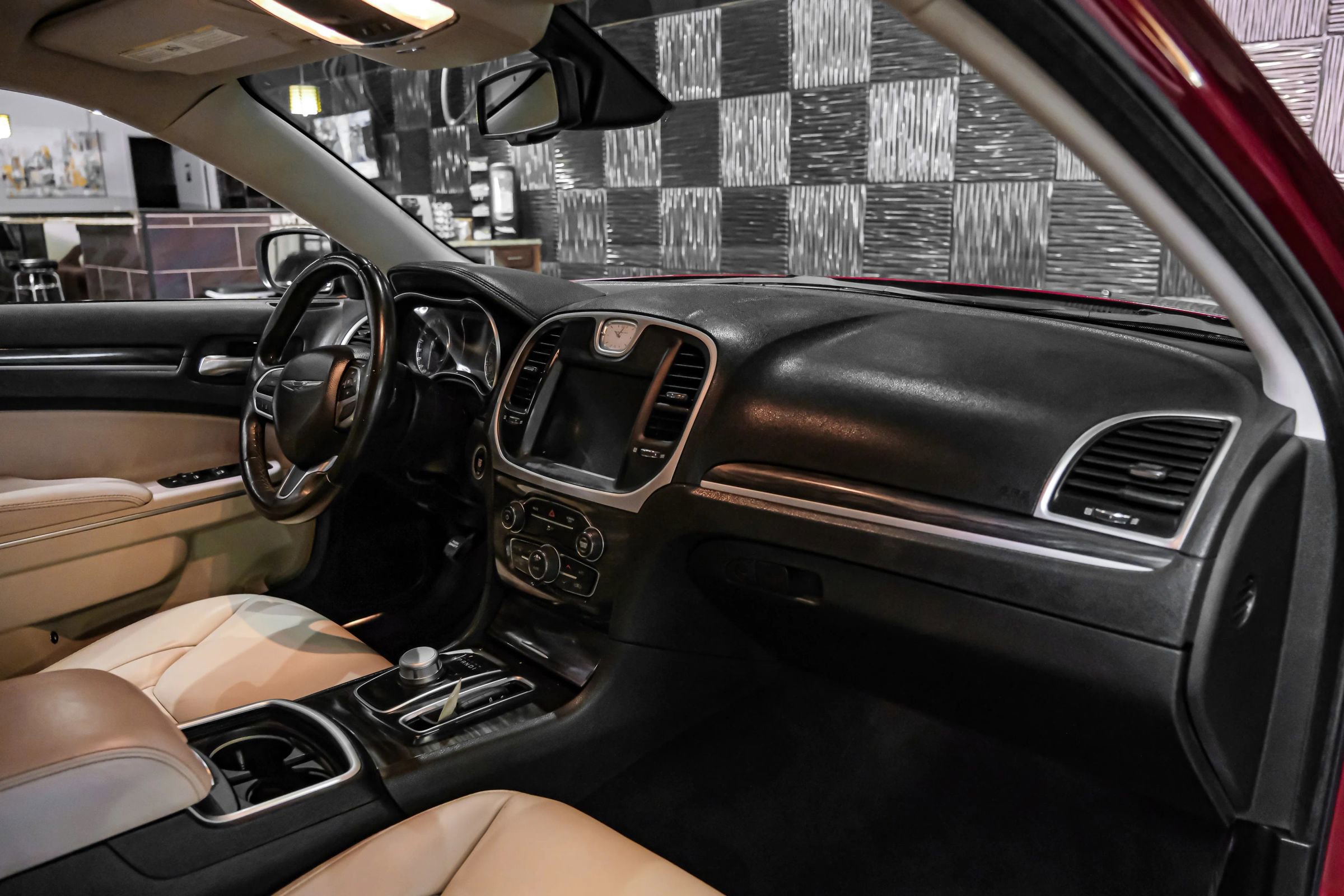 Used 2020 Chrysler 300 Touring L w/ Quick Order Package 2EF image 10