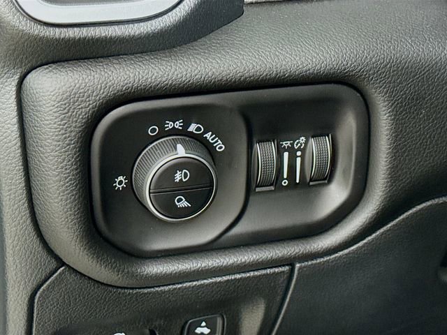 New 2026 RAM 1500 4x4 Crew Cab image 10
