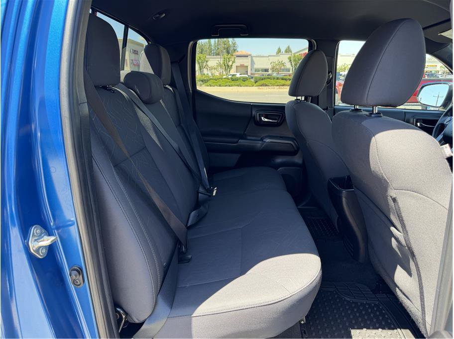 Used 2017 Toyota Tacoma TRD Sport w/ Tow Package RWD image 14