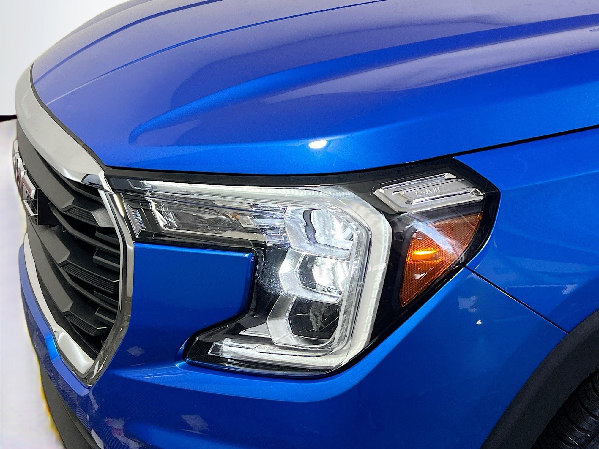 Used 2024 GMC Terrain SLE image 11